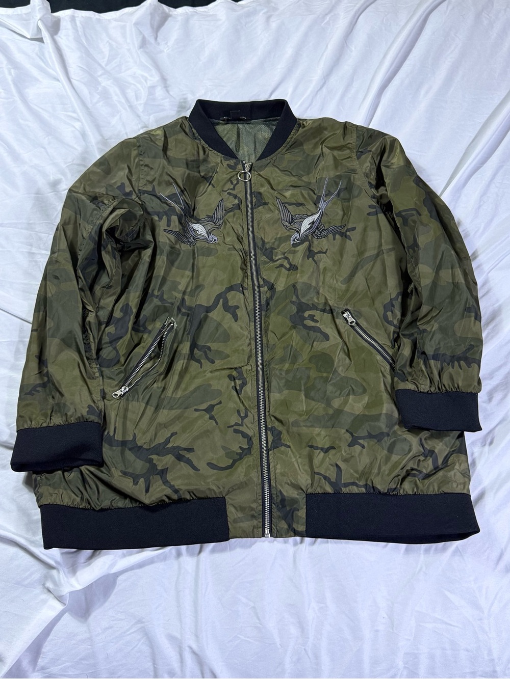 Rock & Republic XL Men's Olive Green Camo Bomber Jacket with Embroidered Birds